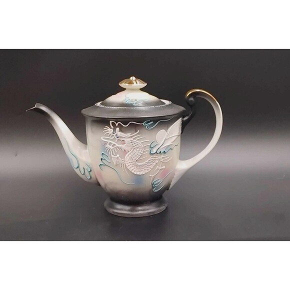 Vintage DragonWare Porcelain Teapot Handpainted Japanese Moriage - Picture 1 of 14